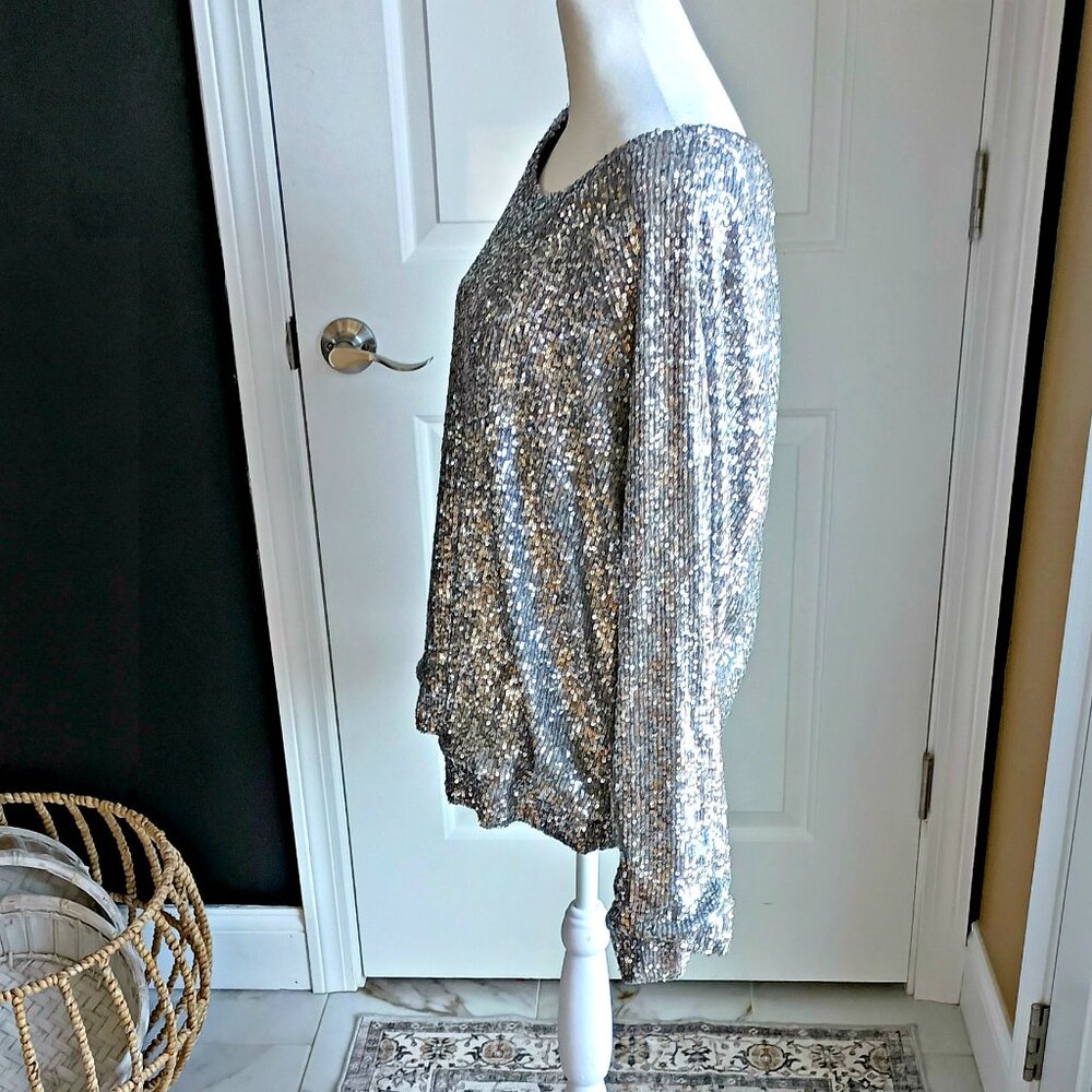 NEW! EXQUISITE SILVER SEQUIN BLOUSE EVENING WEAR - Picture 3 of 4